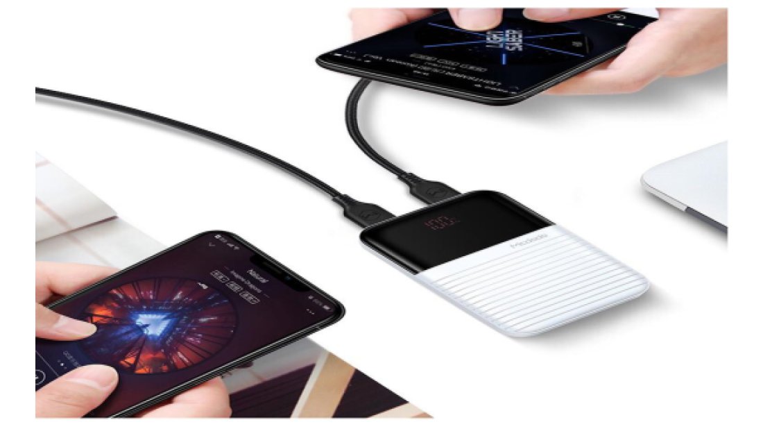 Salgında evde kalan telefona sarıldı