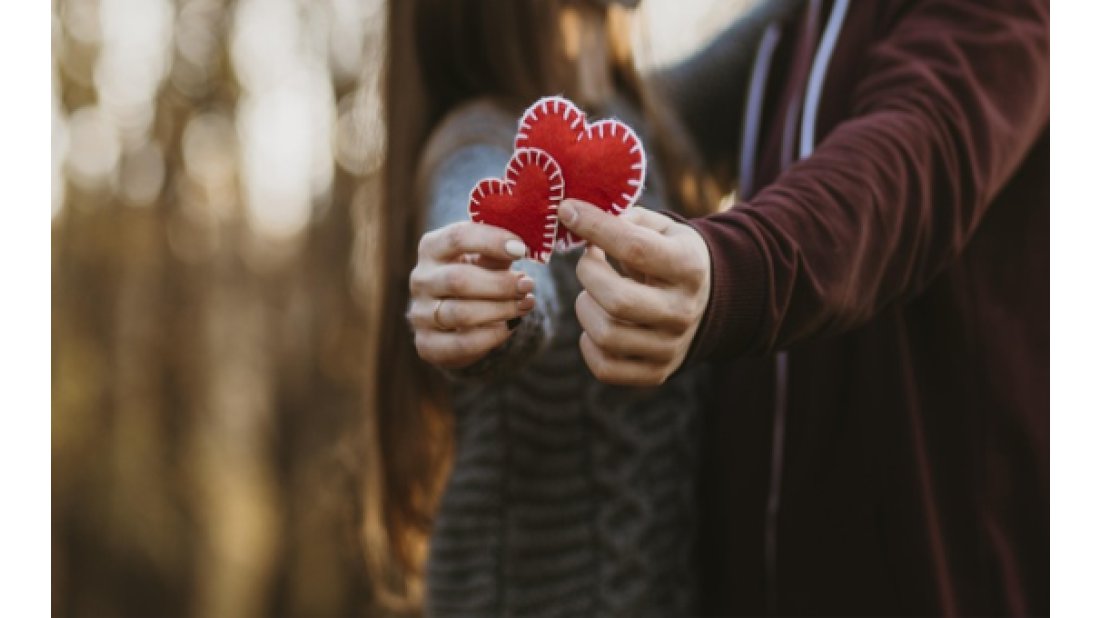 Pandemi döneminde 18-30 yaş arası genç yetişkinler kendini daha yalnız hissetti 