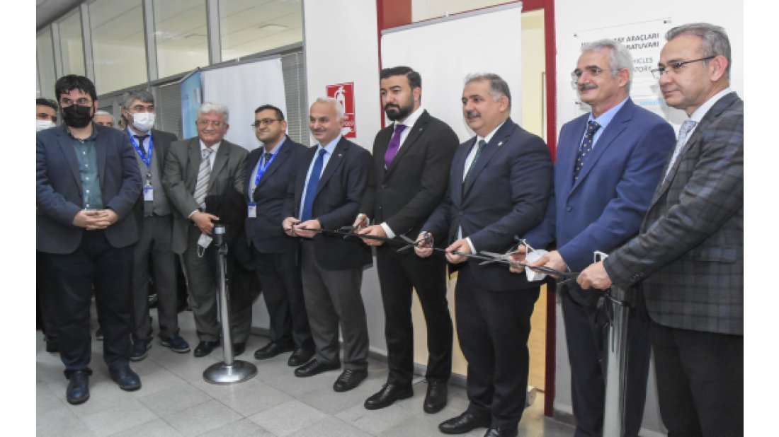 İTÜ Hava ve Uzay Araçları Tasarım Laboratuvarı Hizmete Açıldı 