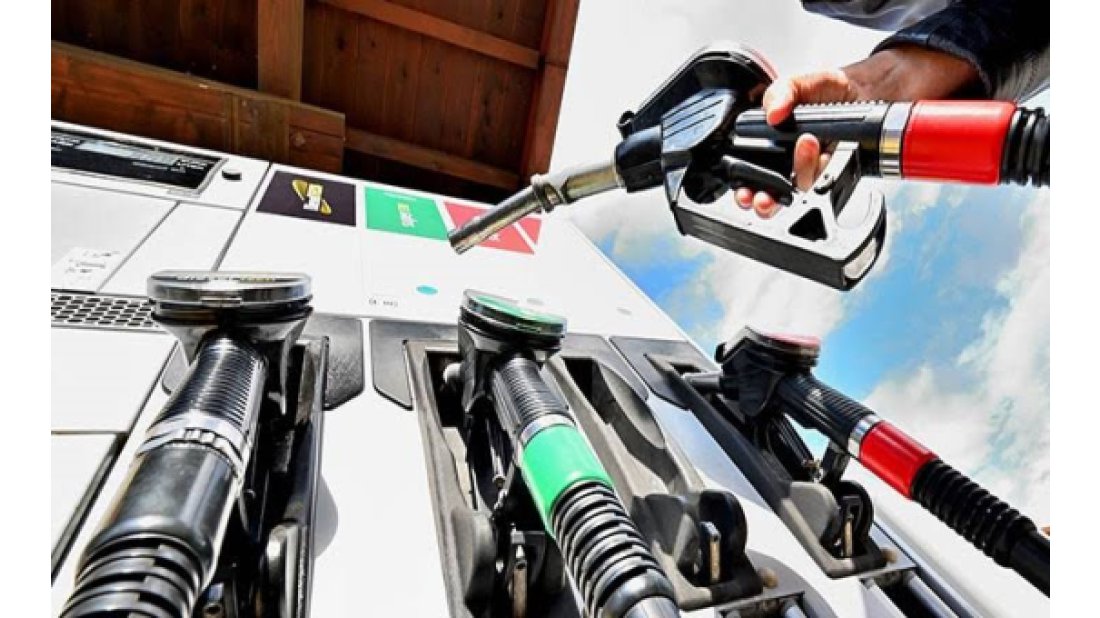 Akaryakıta zam: Benzine 39, motorine 32 kuruş…