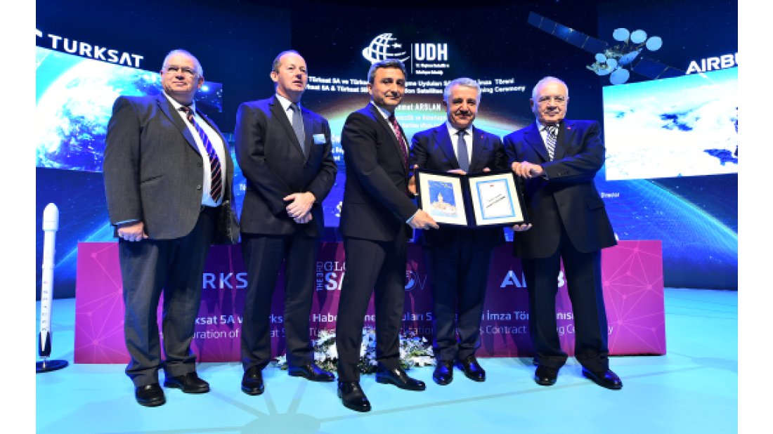 Türksat 5A ve 5B uyduları için imzalar atıldı