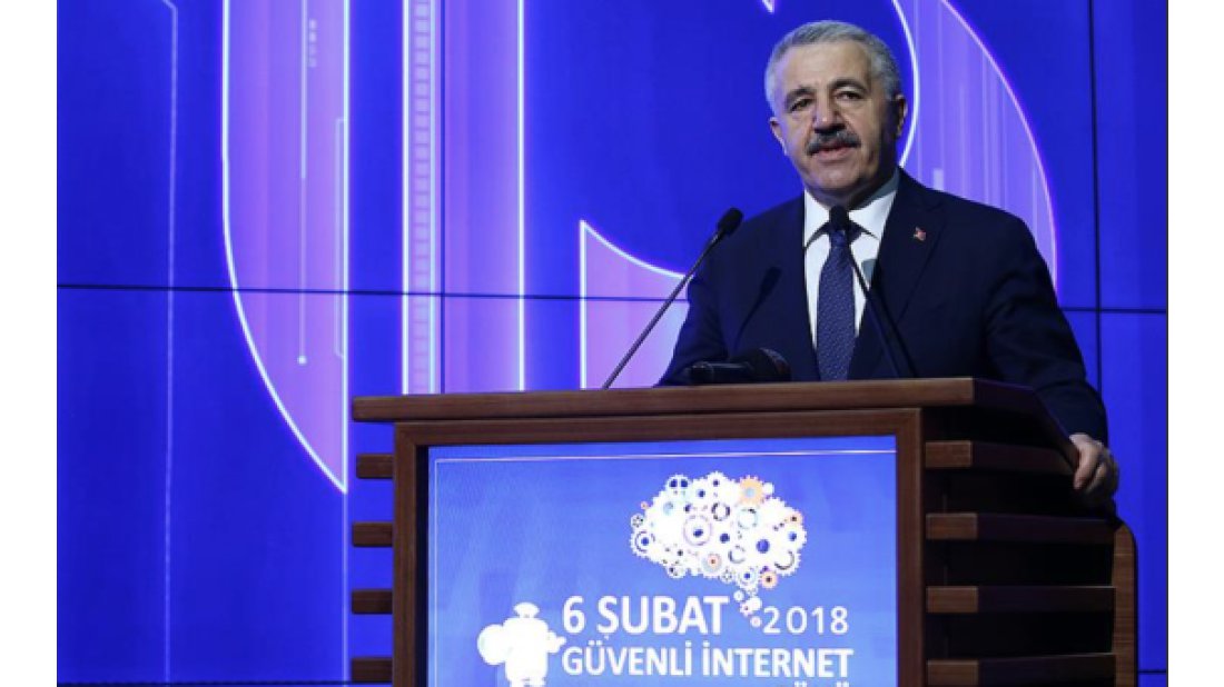 “İnternetiniz güvenli olmazsa hak ve özgürlükten bahsedemezsiniz”