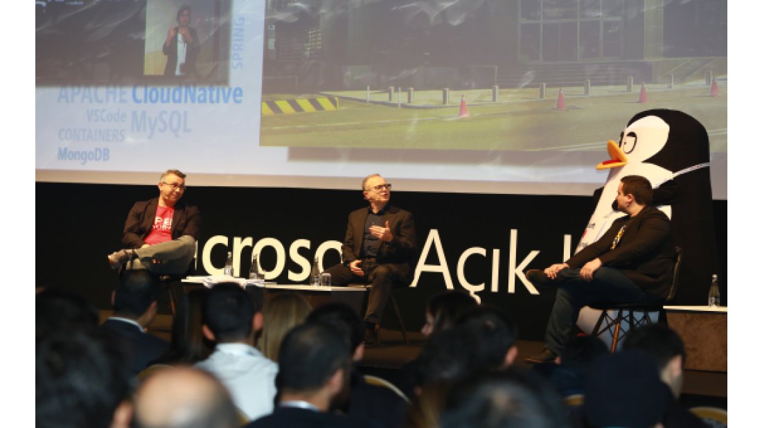 Açık kaynak tutkunları Microsoft Açık Kaynak Zirvesi’nde bir araya geldi