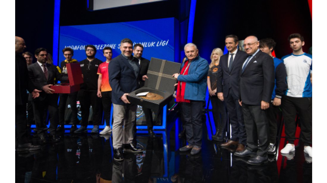 Espor Sahnesi'nin açılışına TBMM Başkanı Binali Yıldırım sürprizi