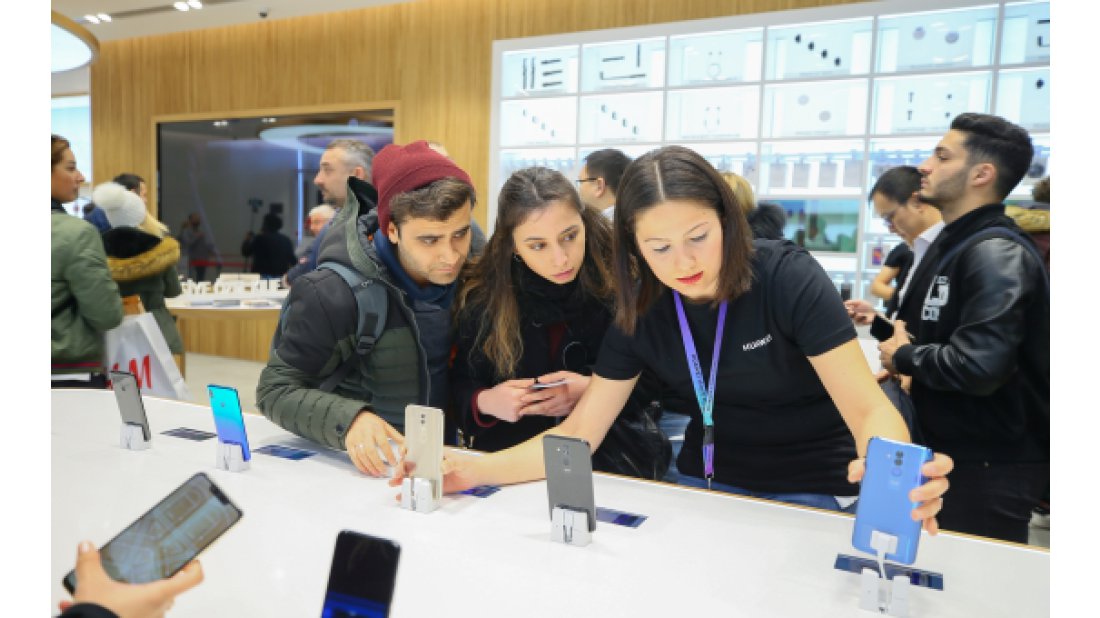 HUAWEI Deneyim Mağazası’nı iki günde 3000 kişi ziyaret etti