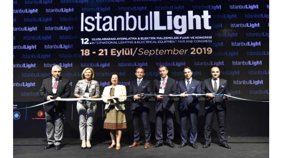 IstanbulLight Fuar ve Kongresi ziyarete açıldı