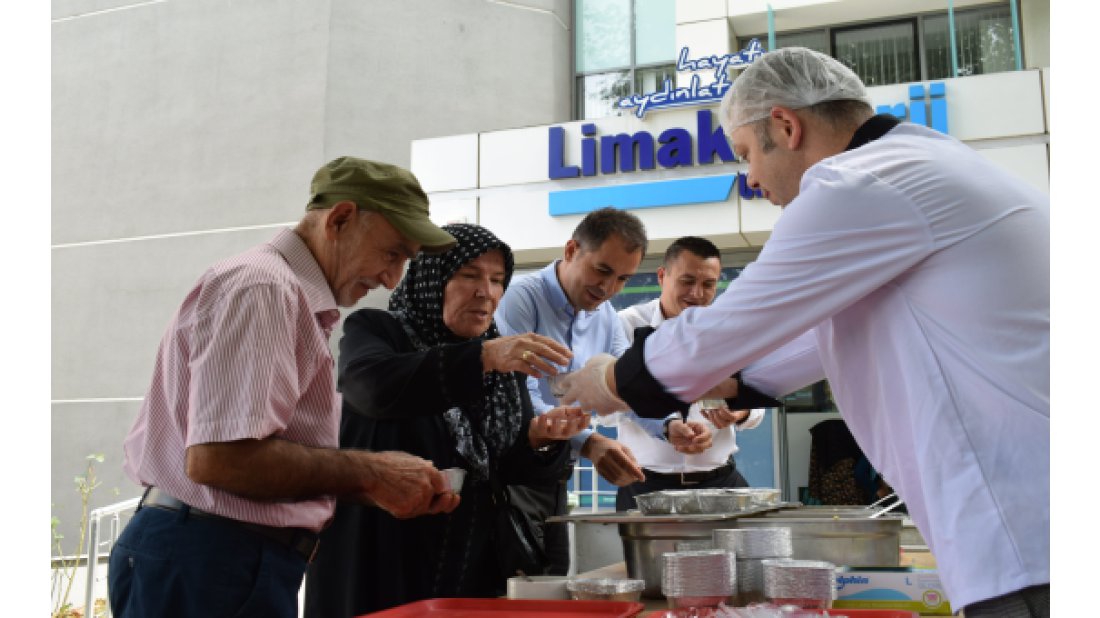 Limak Enerji müşterilerine aşure ikram etti