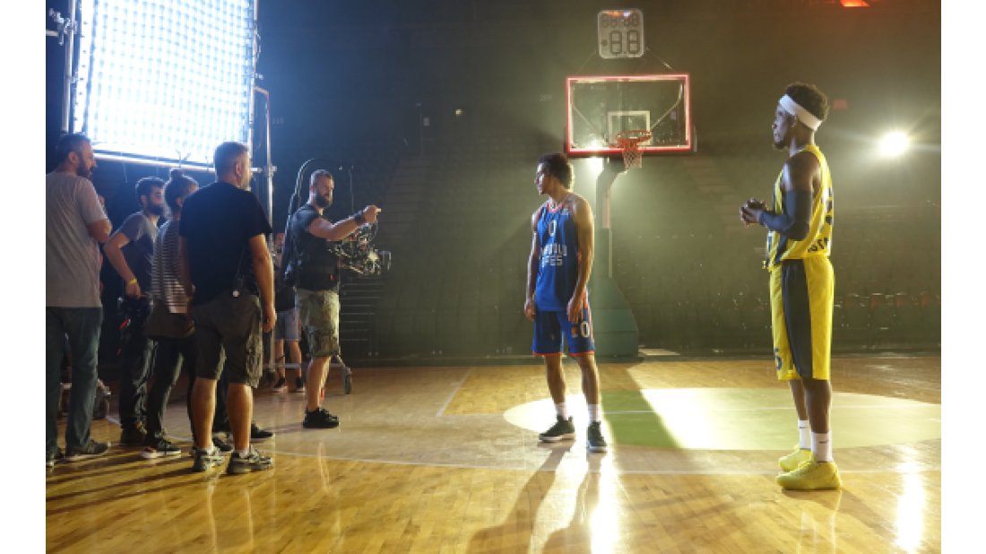 Lenovo'nun yeni reklam filminde basketbolun yıldızları sesleniyor