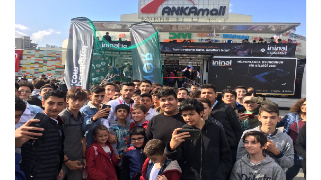  Göster Kendini 4x4 tırı Ankara'da oyun tutkunlarını ağırladı