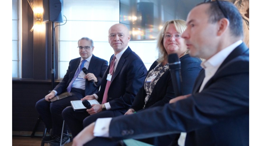 Koç Holding CEO’su Davos’ta Dünya liderlerine dijital dönüşümü anlattı