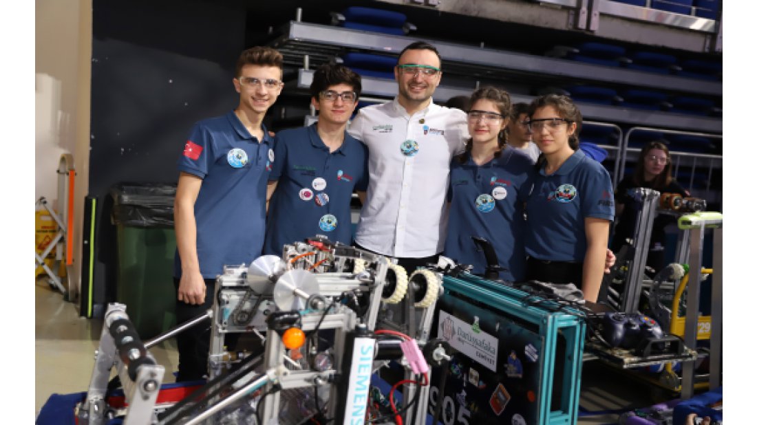 “Sultans of Türkiye” yeni robotuyla ödülleri topladı