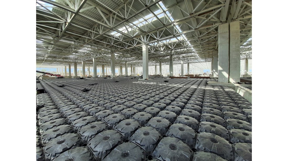 Togg fabrikasının 160.000 metrekarelik zemini geri dönüşümlü abs kör kalıptan!