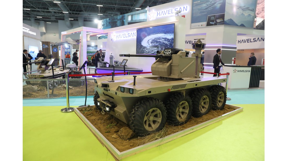 Türkiye’nin ağır sınıf insansız kara aracı KAPGAN SSB Başkanı Demir’in katıldığı törenle tanıtıldı